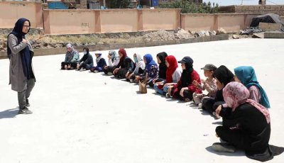২৫ হাজার নারী স্বাস্থ্যকর্মী ও শিক্ষক হারানোর ঝুঁকিতে আফগানিস্তান: ইউনিসেফ