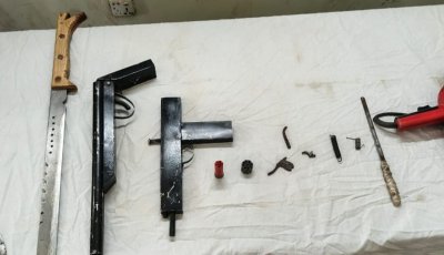 পাবনায় অস্ত্র, গুলি ও সরঞ্জামসহ ‘কিলার জাহিদ’ গ্রেপ্তার
