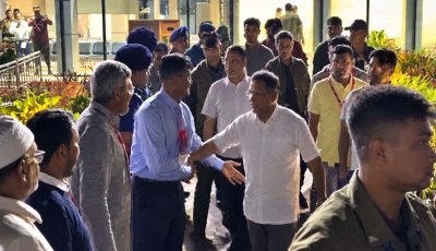 প্রধানমন্ত্রীর সঙ্গে সাক্ষাতে রাষ্ট্রাচার ভঙ্গের অভিযোগ!