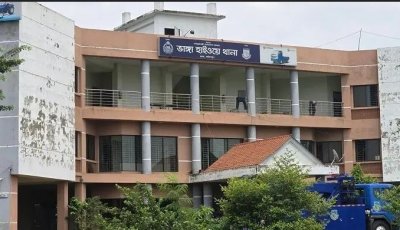 নিয়ন্ত্রণ হারিয়ে চলন্ত বাসের নিচে মোটরসাইকেল, দুই আরোহী নিহত