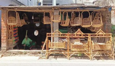 জৌলুস হারাচ্ছে বেতের তৈরি আসবাব