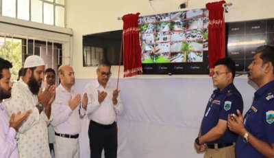 অপরাধ দমনে চাঁপাইনবাবগঞ্জে বসানো হলো ৩২ এআই-সক্ষম ক্যামেরা