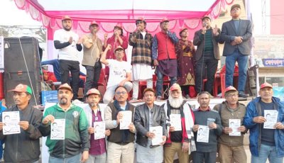 রাজশাহীতে ট্রাকে গান গেয়ে বিএনপির পক্ষে যুবদলের সাবেক নেতৃবৃন্দের ব্যতিক্রমি প্রচারণা