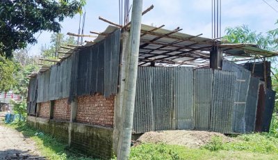 মান্দায় পাউবোর নিষেধাজ্ঞা অমান্য করে স্থাপনা নির্মাণের অভিযোগ