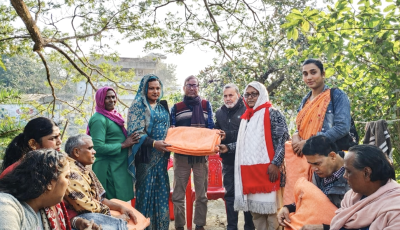 পবায় মাঝারি শৈত্যপ্রবাহে হিজড়াদের পাশে বাঁচার আশা সাংস্কৃতিক সংগঠন