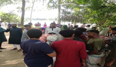মাঠে জমে থাকা বর্ষার পানিতে ডুবে প্রাণ গেল ৩ শিশুর