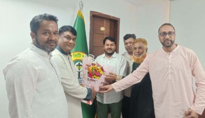 রাসিক প্রশাসকের সাথে রাজশাহী চেম্বারের নবনির্বাচিত নেতৃবৃন্দের সৌজন্য সাক্ষাৎ