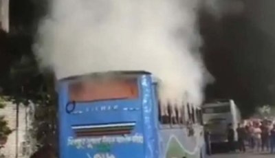 রাজধানীতে দিনভর ককটেল বিস্ফোরণ, রাতে থানার সামনে বাসে আগুন