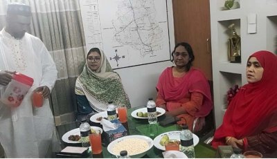 সম্প্রীতির বার্তা নিয়ে মোহনপুর থানায় দোয়া ও ইফতার