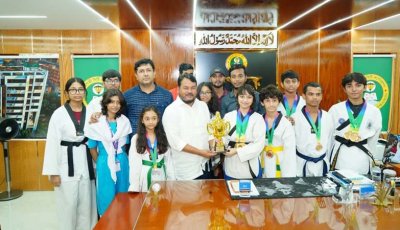রাসিক প্রশাসকের সঙ্গে রাজশাহী তায়কোয়ানডো একাডেমির খেলোয়াড়দের সৌজন্য সাক্ষাৎ