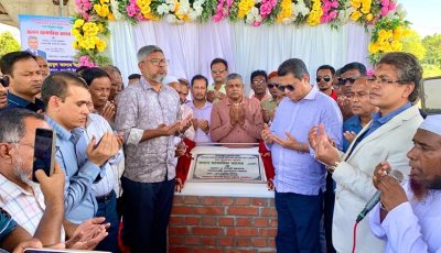 নগরীতে সড়ক সংবলিত পিলারের ভিত্তিপ্রস্তর স্থাপন ও প্রান্তিক আবাসিক এলাকা উদ্বোধন করলেন গৃহায়ন ও গণপূর্ত মন্ত্রী