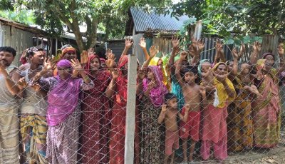 নাটোরে ৩৫ পরিবার অবরুদ্ধ, তিনদিন পর পথ খুললেন ইউএনও