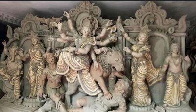 দেড় লাখ দিয়াশলাই কাঠিতে প্রস্তুত হচ্ছে দুর্গা প্রতিমা