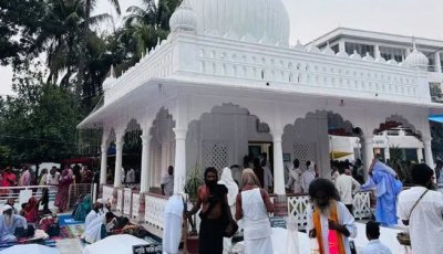 লালন সাঁইয়ের তিরোধান দিবসে ছেঁউড়িয়ায় বসেছে সাধুর হাট