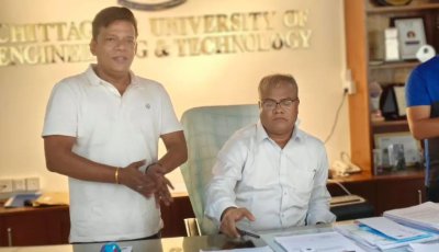 চুয়েটে প্রশাসনিক ভবনের তালা ভেঙে ঢুকলেন নতুন উপাচার্য