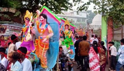 পার্বতীপুরে প্রতিমা বিসর্জনের মধ্যে দিয়ে শেষ হলো শারদীয় দুর্গোৎসব