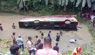 ৬ জেলায় সড়কে প্রাণ গেল ১৩ জনের