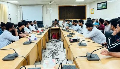 ইন্টার্ন চিকিৎসকদের কর্মবিরতি অব্যাহত, ৩২ ঘণ্টায়ও হলো না সমঝোতা