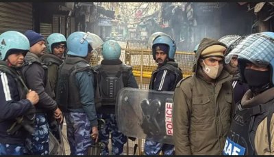 উচ্ছেদ অভিযানকে ঘিরে রণক্ষেত্র দিল্লি!