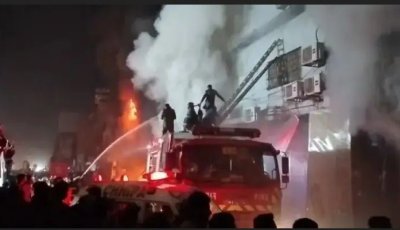 পাকিস্তানে শপিং মলে ভয়াবহ অগ্নিকাণ্ডে নিহত ৫, রাত থেকে জ্বলছে আগুন