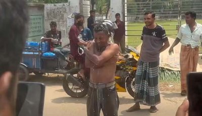 দুধ দিয়ে গোসল করে জুয়া ছাড়ার প্রতিজ্ঞা যুবকের