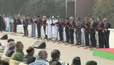 মন্ত্রী-প্রতিমন্ত্রীদের শপথ পড়ালেন রাষ্ট্রপতি