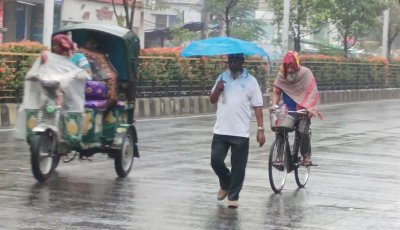 রাজশাহীতে বৃষ্টিতেও কমল না তাপমাত্রা