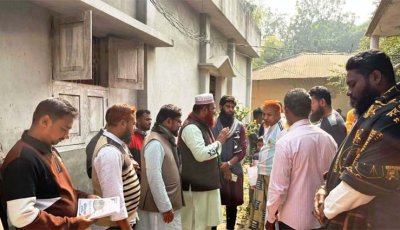 পুঠিয়ায় জামায়াত ইসলামীর প্রার্থী মনজুর রহমানের ব্যতিক্রমী গণসংযোগে চমক