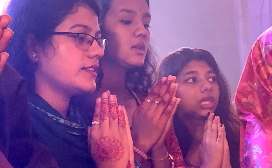 বিদায়ের সুর, দোলায় চড়ে কৈলাশে ফিরবেন দেবী দুর্গা