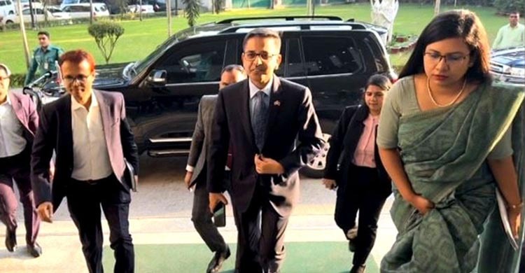 হাইকমিশনারকে তলব: হাদির হামলাকারীরা ভারতে ঢুকলে গ্রেফতার করে ফেরত পাঠানোর আহ্বান