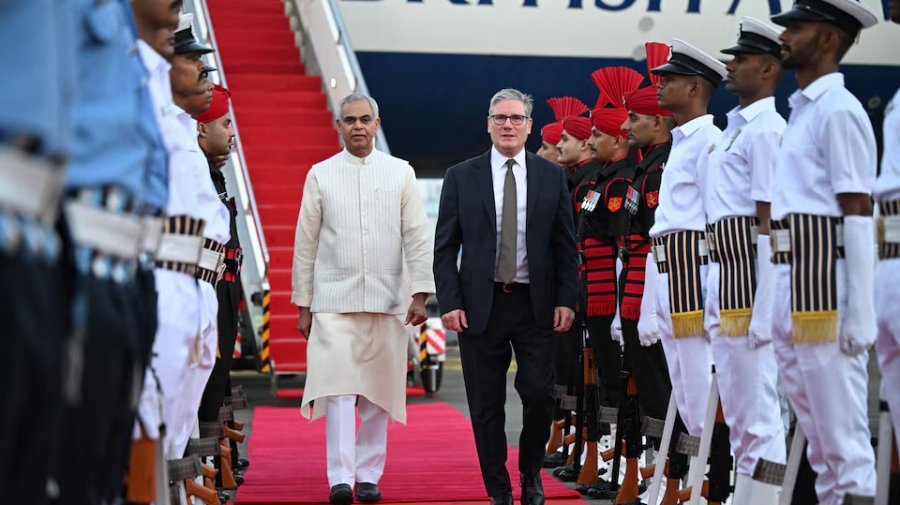 ব্যবসায়িক সম্পর্ক দৃঢ় করতে ভারত সফরে স্টারমার
