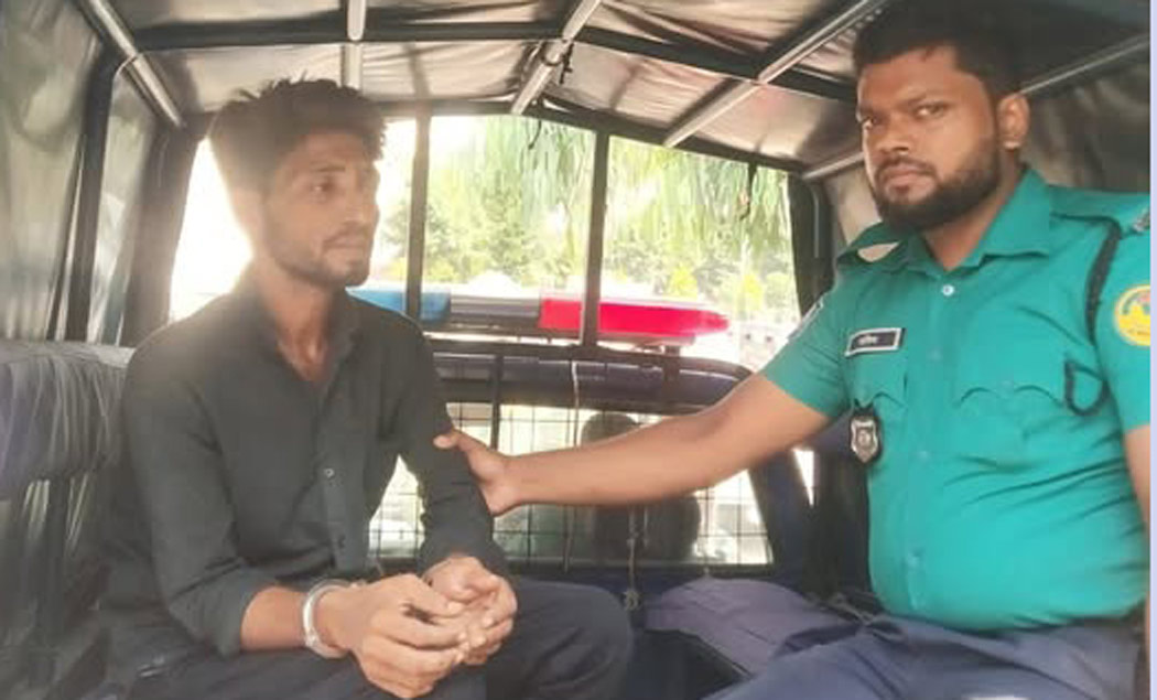 রামেক হাসপাতালে গাঁজা সেবনের দায়ে যুবক আটক
