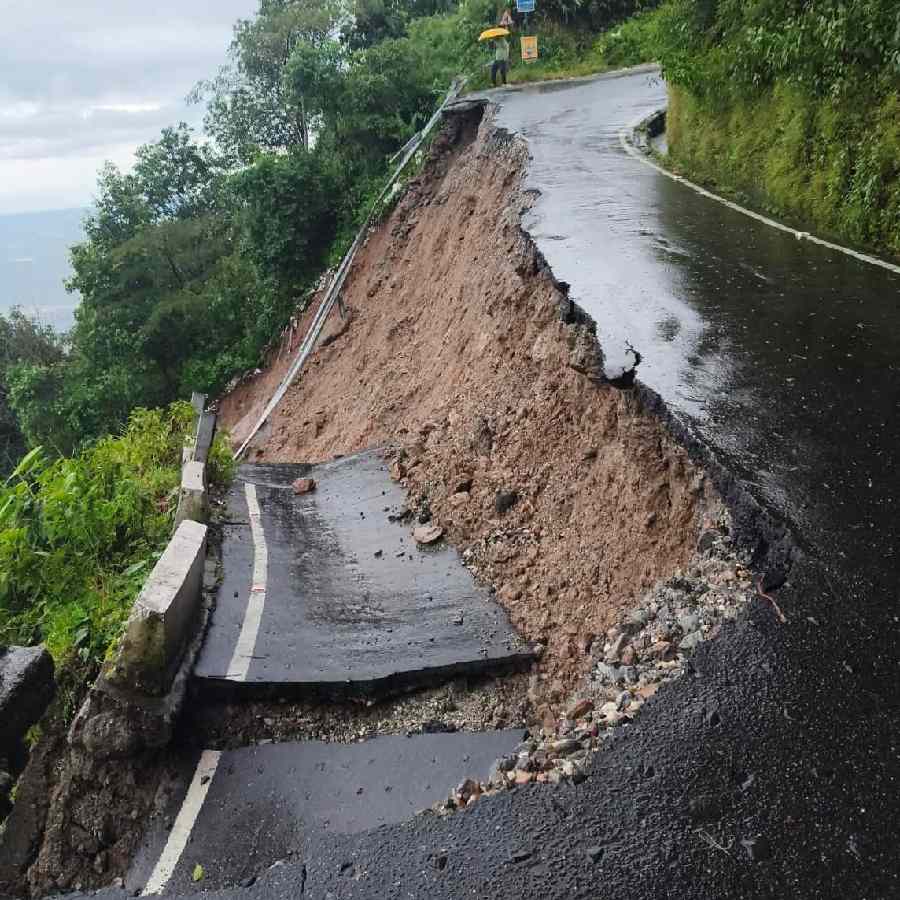 দার্জিলিঙে ধসে ১৩ জনের মৃত্যু, সংখ্যা আরও বাড়বে!