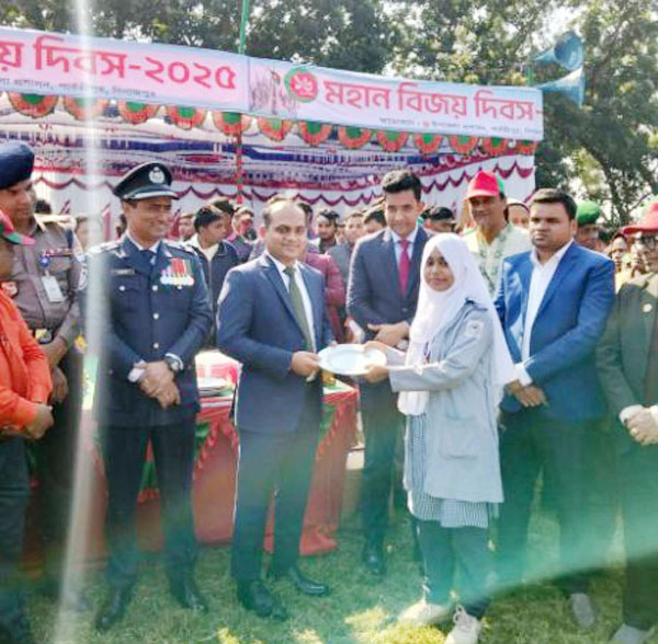 পার্বতীপুরে বিভিন্ন কর্মসূচীর মধ্য দিয়ে যথাযোগ্য মর্যাদায় মহান বিজয় পালিত