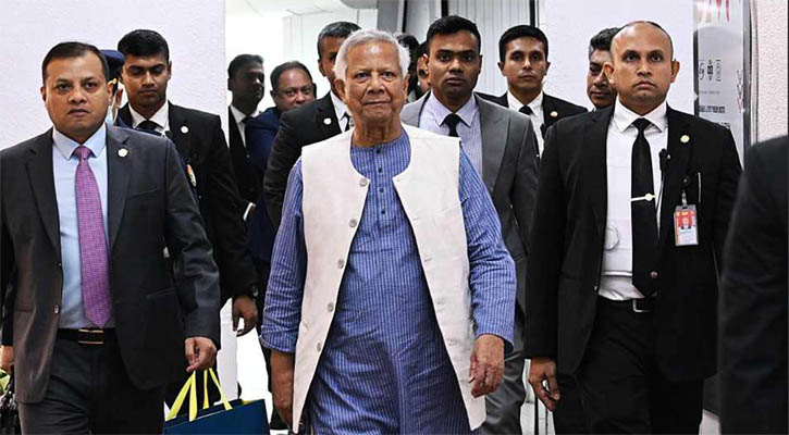 নিউইয়র্ক সফর শেষে দেশে ফিরলেন প্রধান উপদেষ্টা