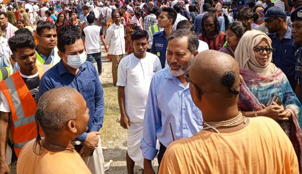 খেতুরীতে প্রায় ১৫ লাখ ভক্তের ঢল, শান্তিপূর্ণভাবে চলছে নরোত্তম দাস ঠাকুরের তিরোভাব মহোৎসব