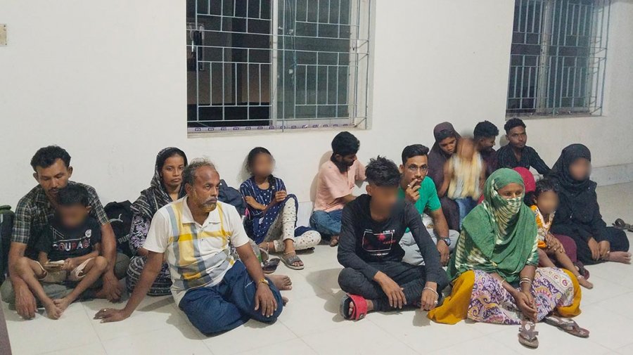 ভারতে আটক ১৬ বাংলাদেশিকে ফেরত দিলো বিএসএফ